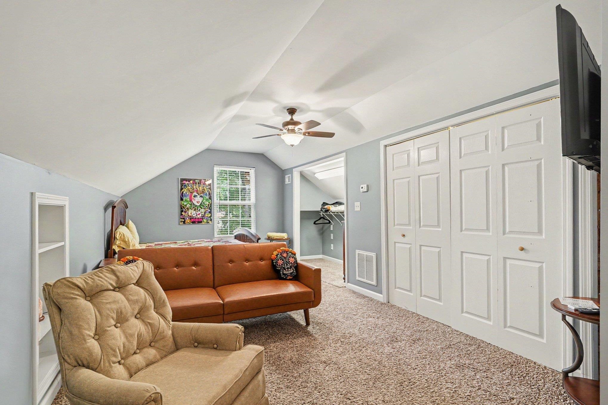 991 Small Ln.