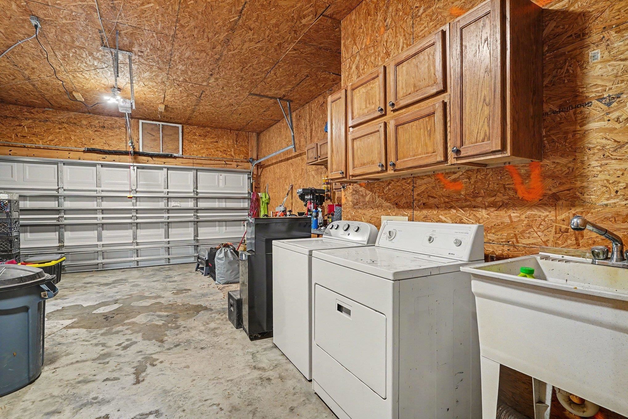 991 Small Ln.