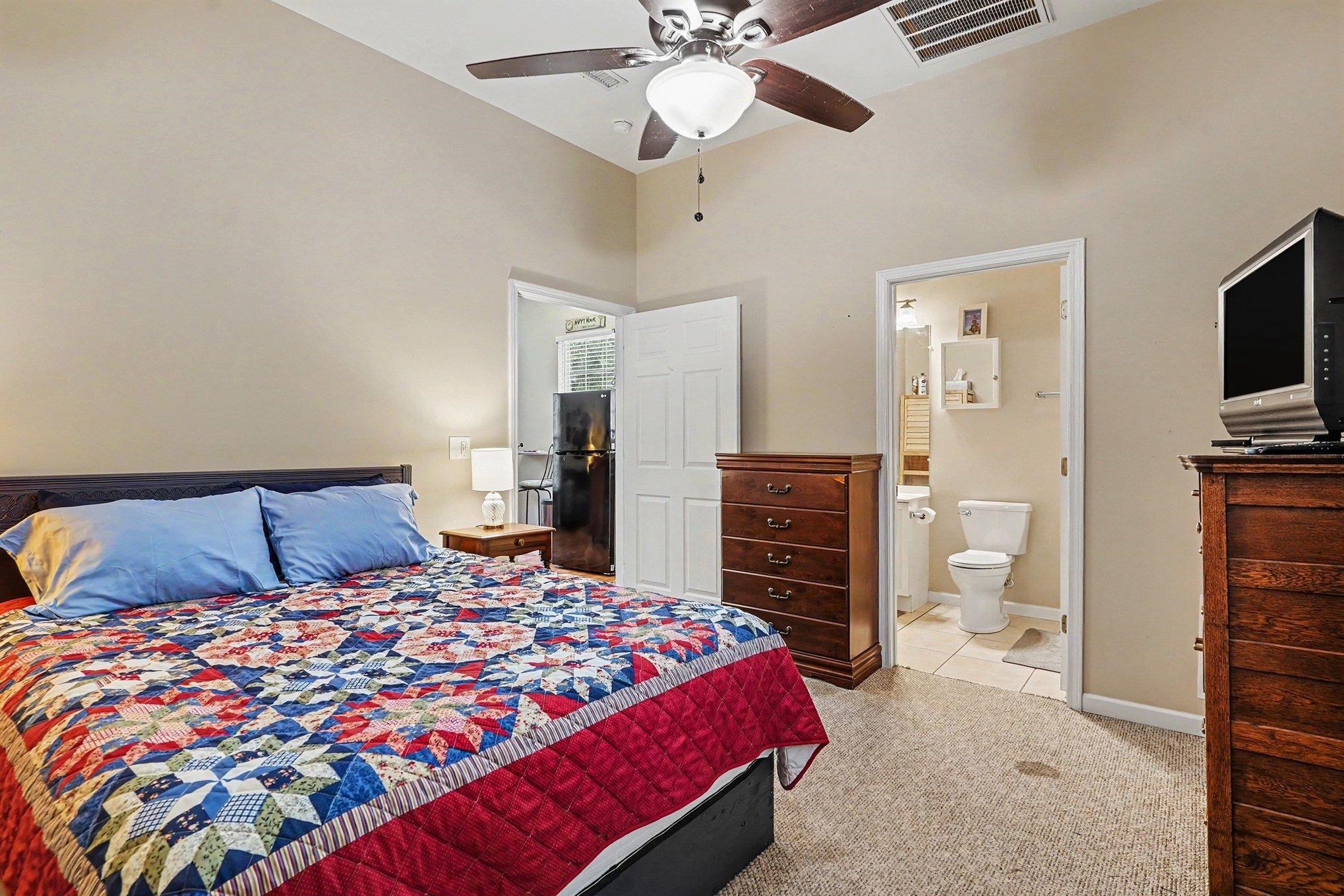 991 Small Ln.