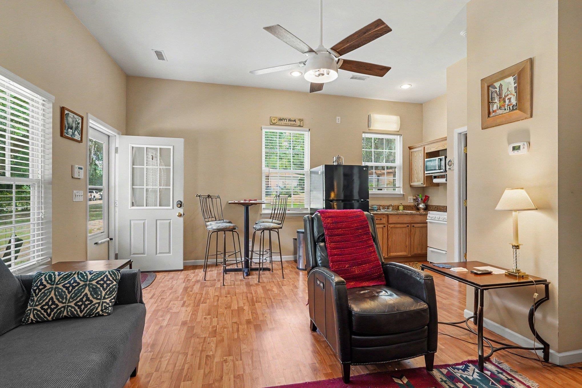 991 Small Ln.