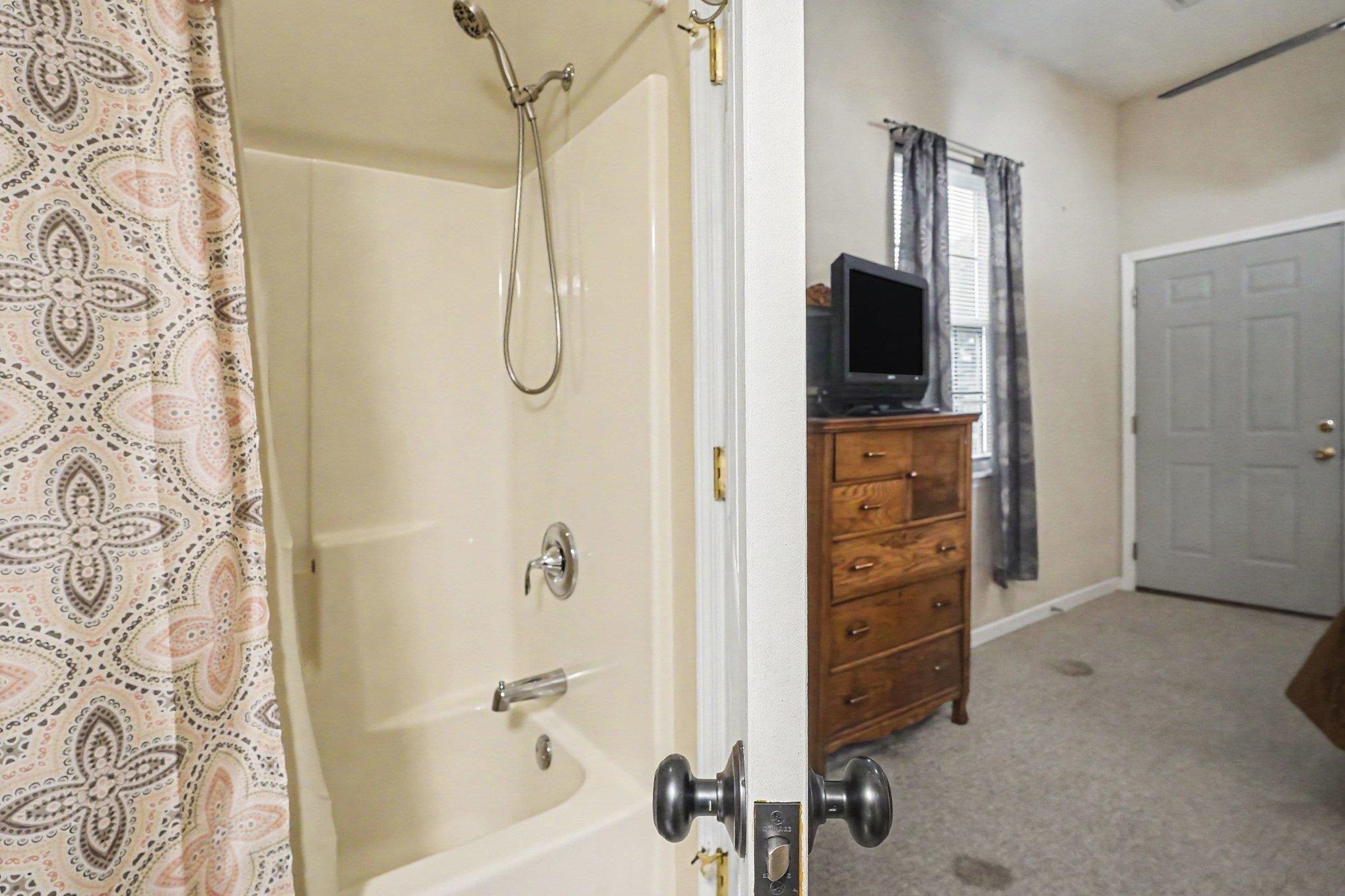 991 Small Ln.