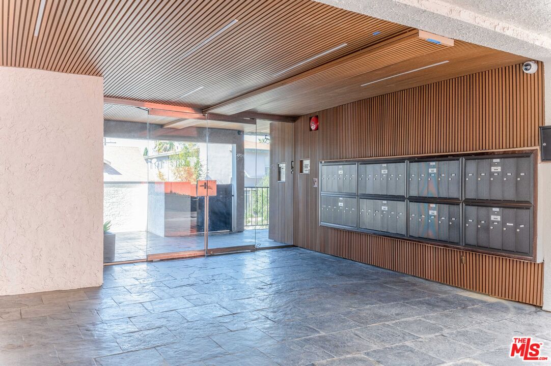 134 N Mariposa Ave Unit: 310