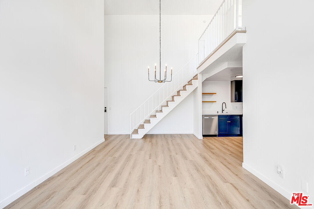 134 N Mariposa Ave Unit: 310