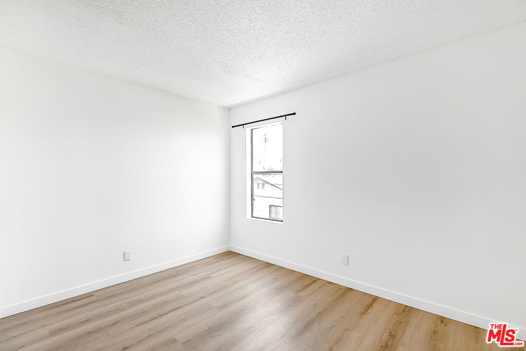 134 N Mariposa Ave Unit: 310