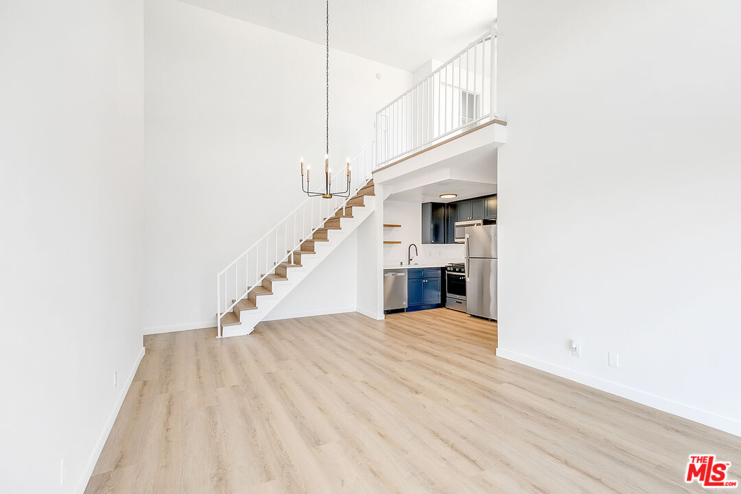 134 N Mariposa Ave Unit: 310