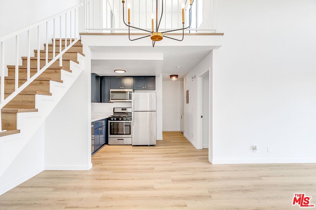 134 N Mariposa Ave Unit: 310