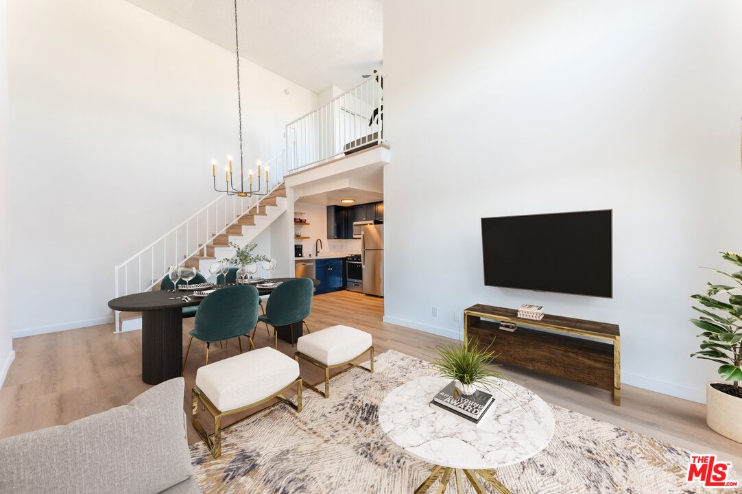 134 N Mariposa Ave Unit: 310
