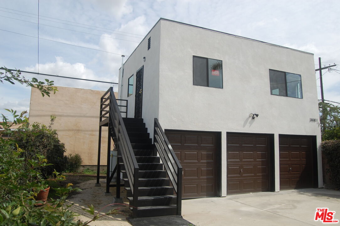 3008 Chesapeake Ave