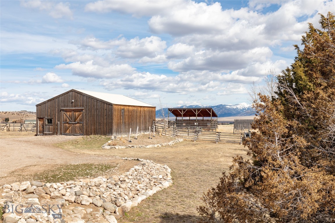 283 Hayfield Loop Trail