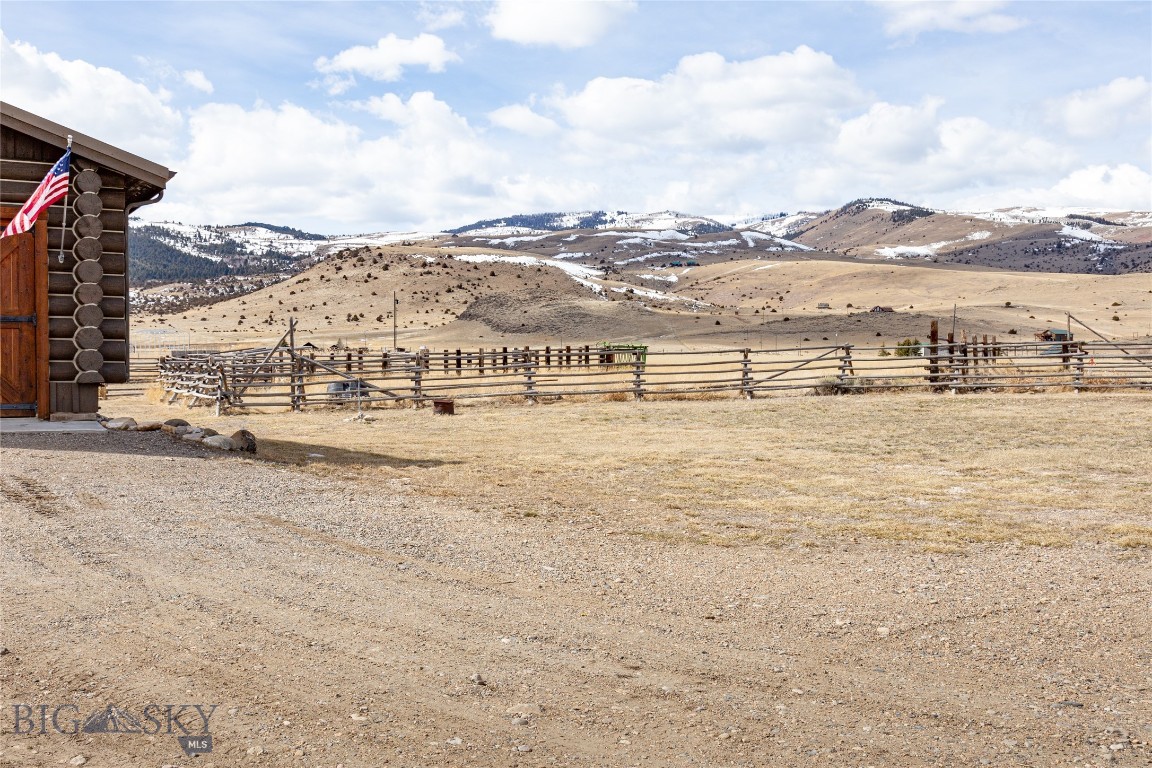 283 Hayfield Loop Trail