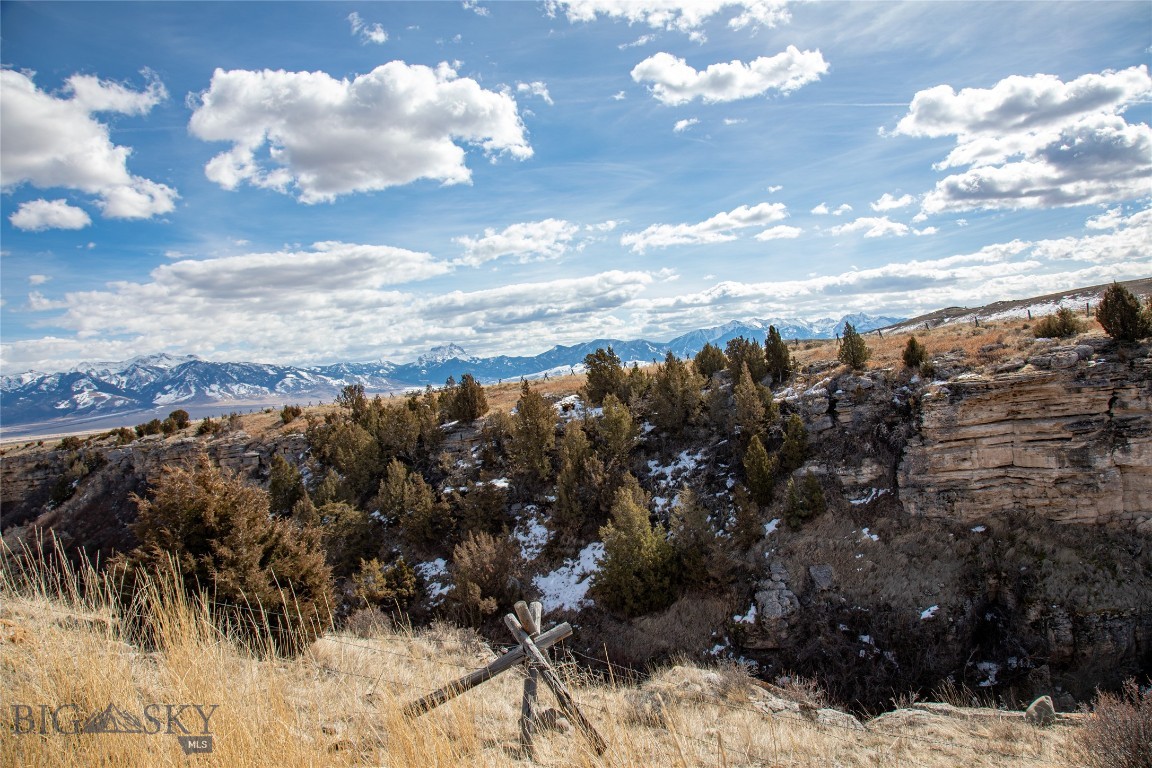 283 Hayfield Loop Trail