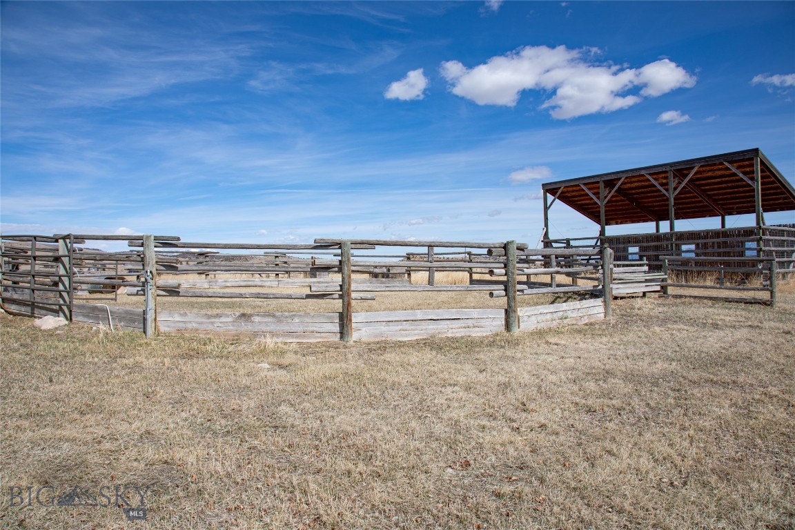 283 Hayfield Loop Trail