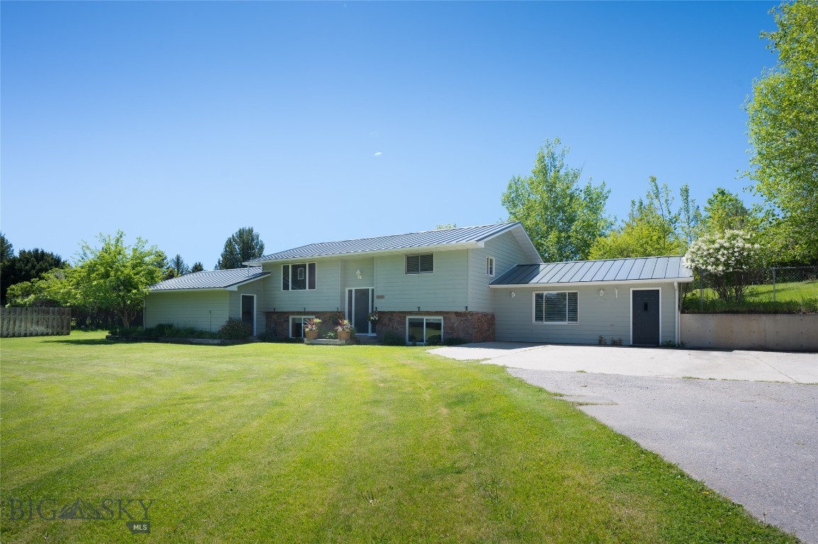 209 W Fagin Street
