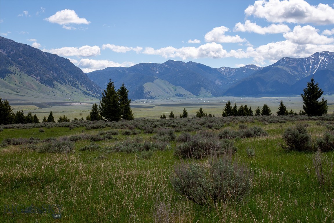 66 Dutchman Trail