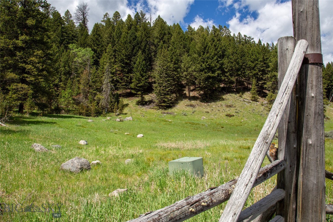 66 Dutchman Trail