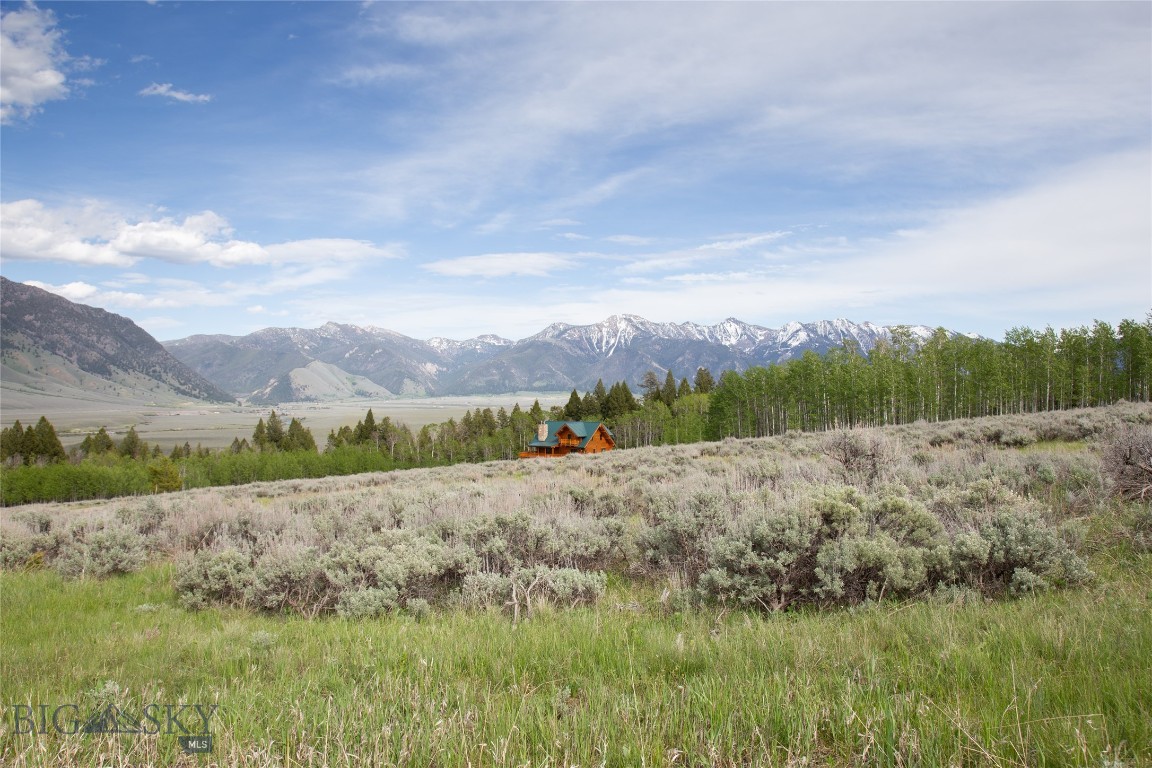 66 Dutchman Trail