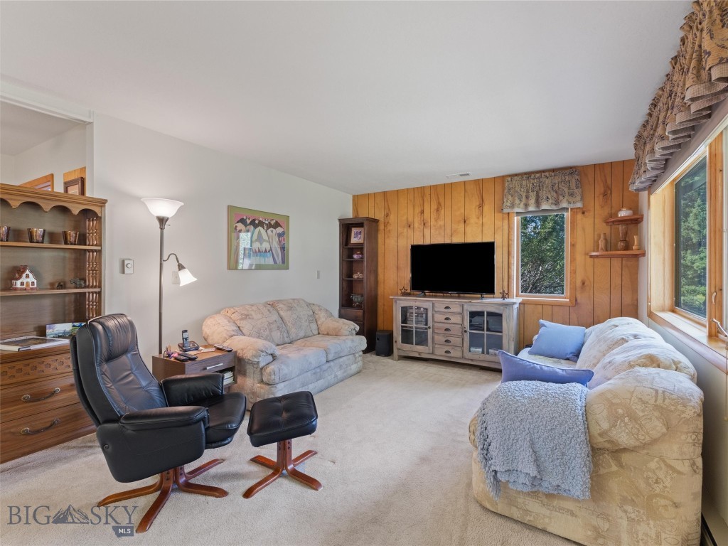 101 E Armitage Street