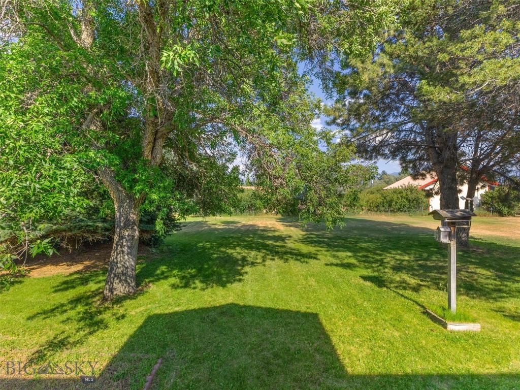 101 E Armitage Street