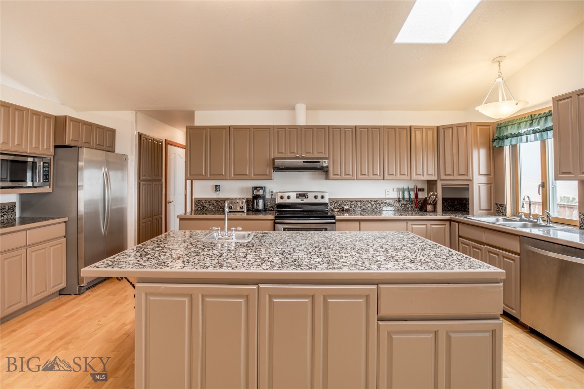 53 Hilltop Trail