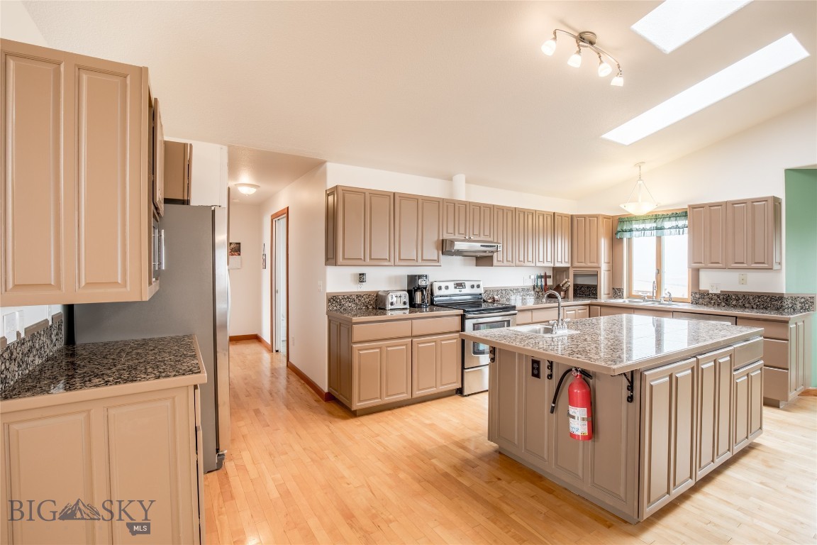 53 Hilltop Trail