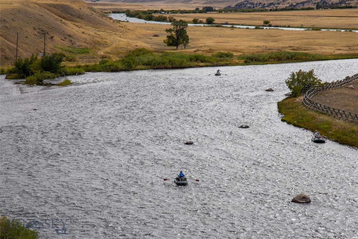 1 River Stone Drive