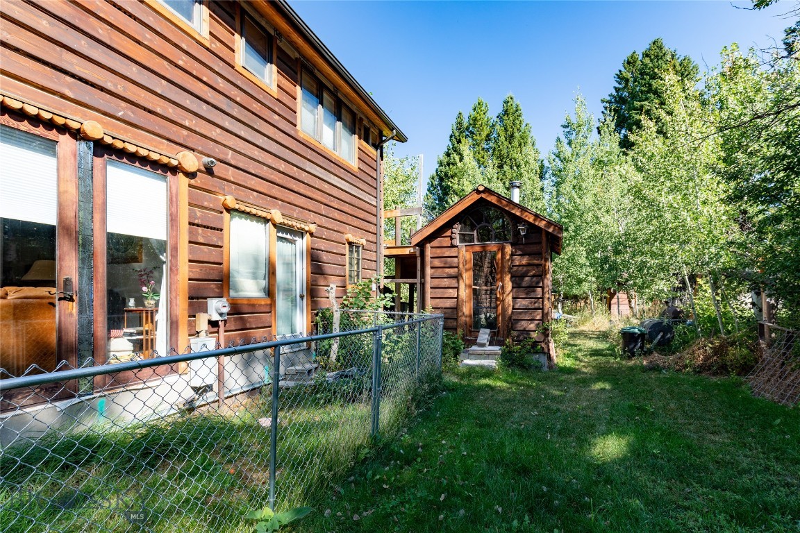 202 W Armitage Street