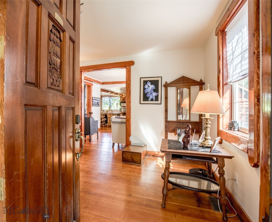 202 W Armitage Street