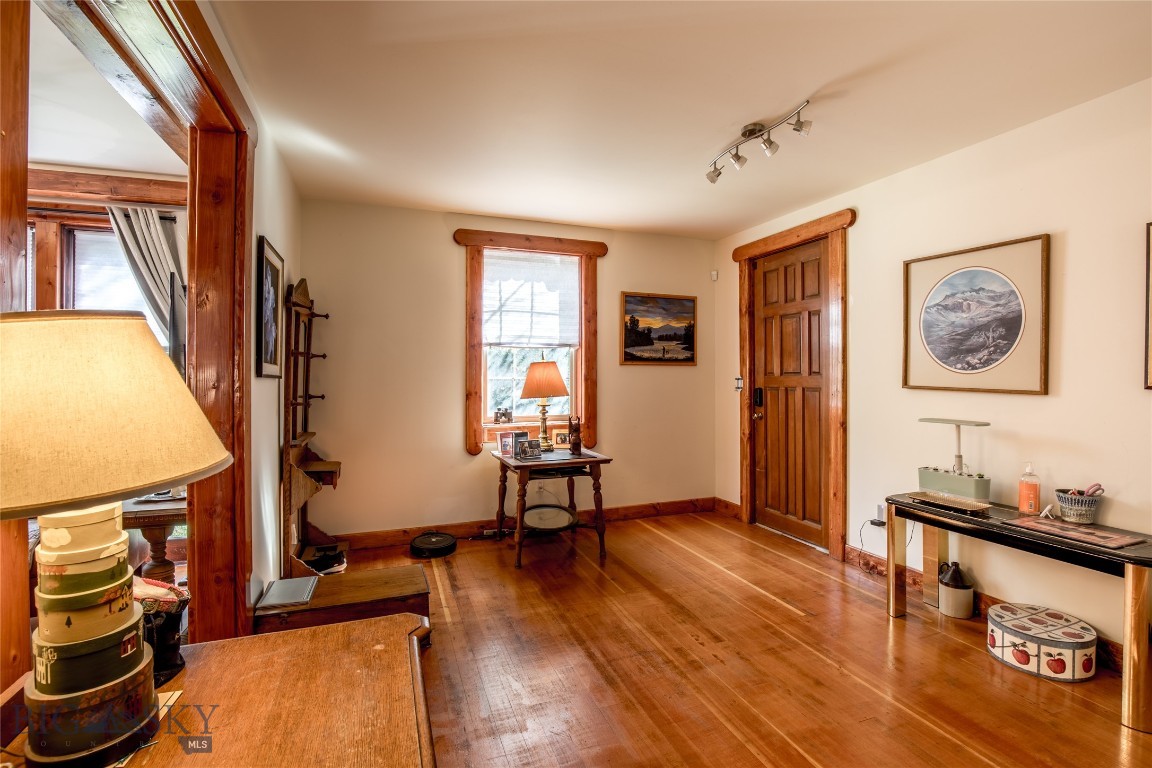 202 W Armitage Street