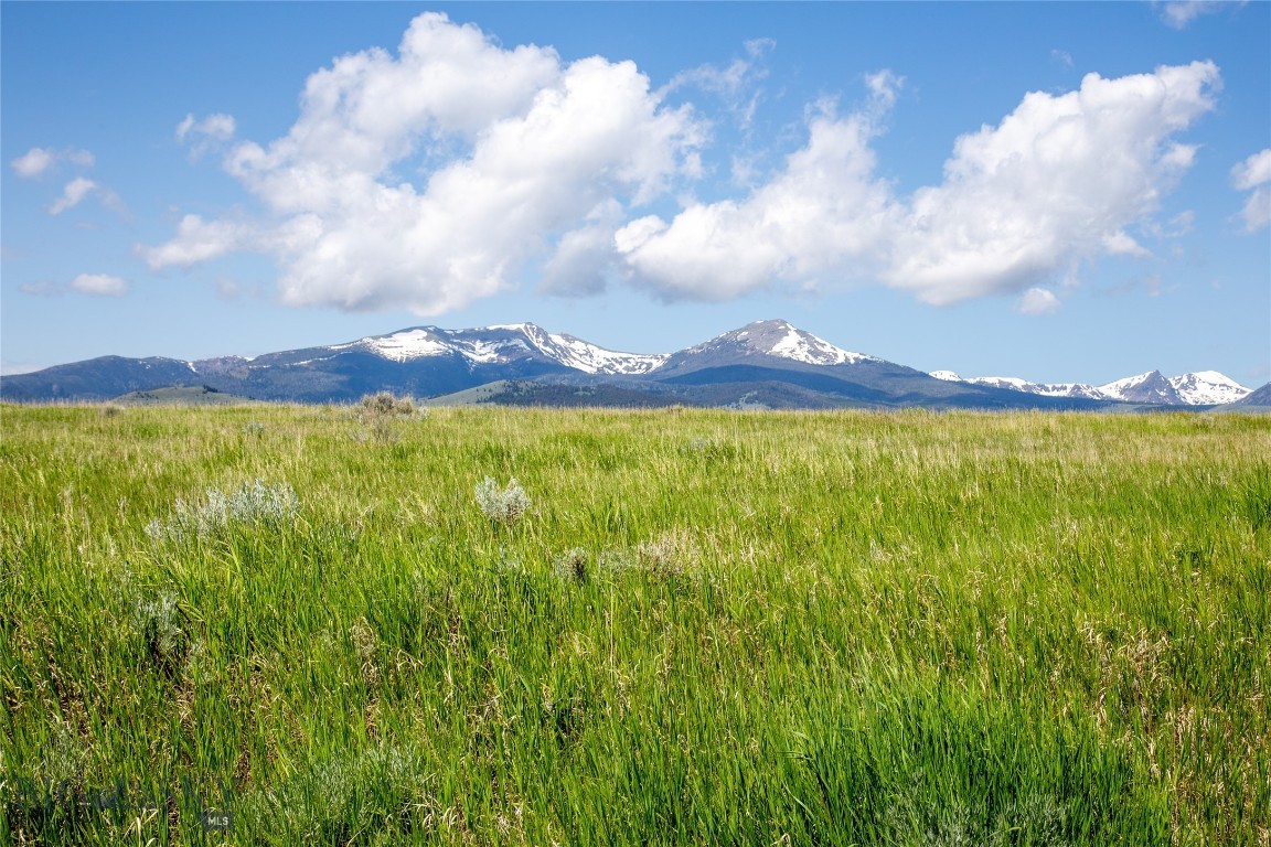 Tract 4 Shining Mountain West