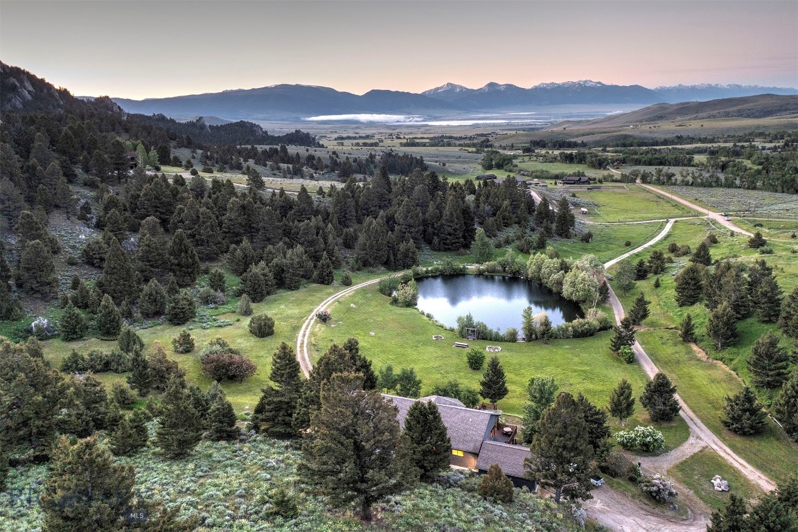 952 N Meadow Creek Rd