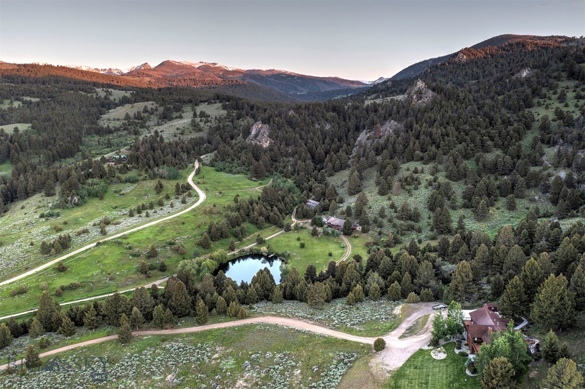 952 N Meadow Creek Rd