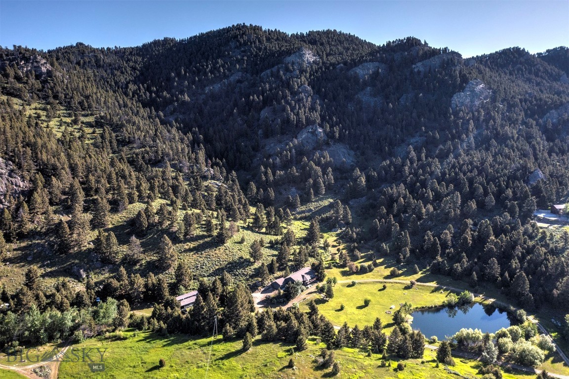 952 N Meadow Creek Rd