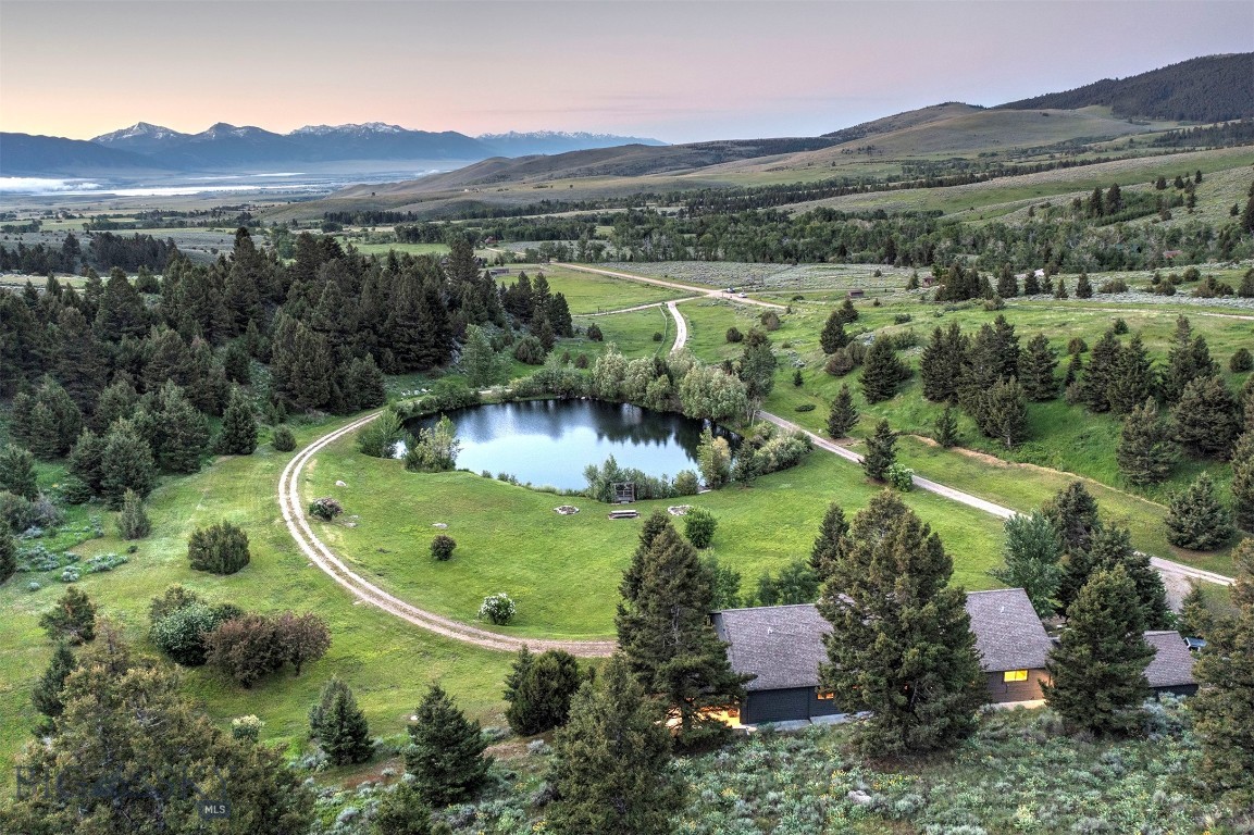 952 N Meadow Creek Rd