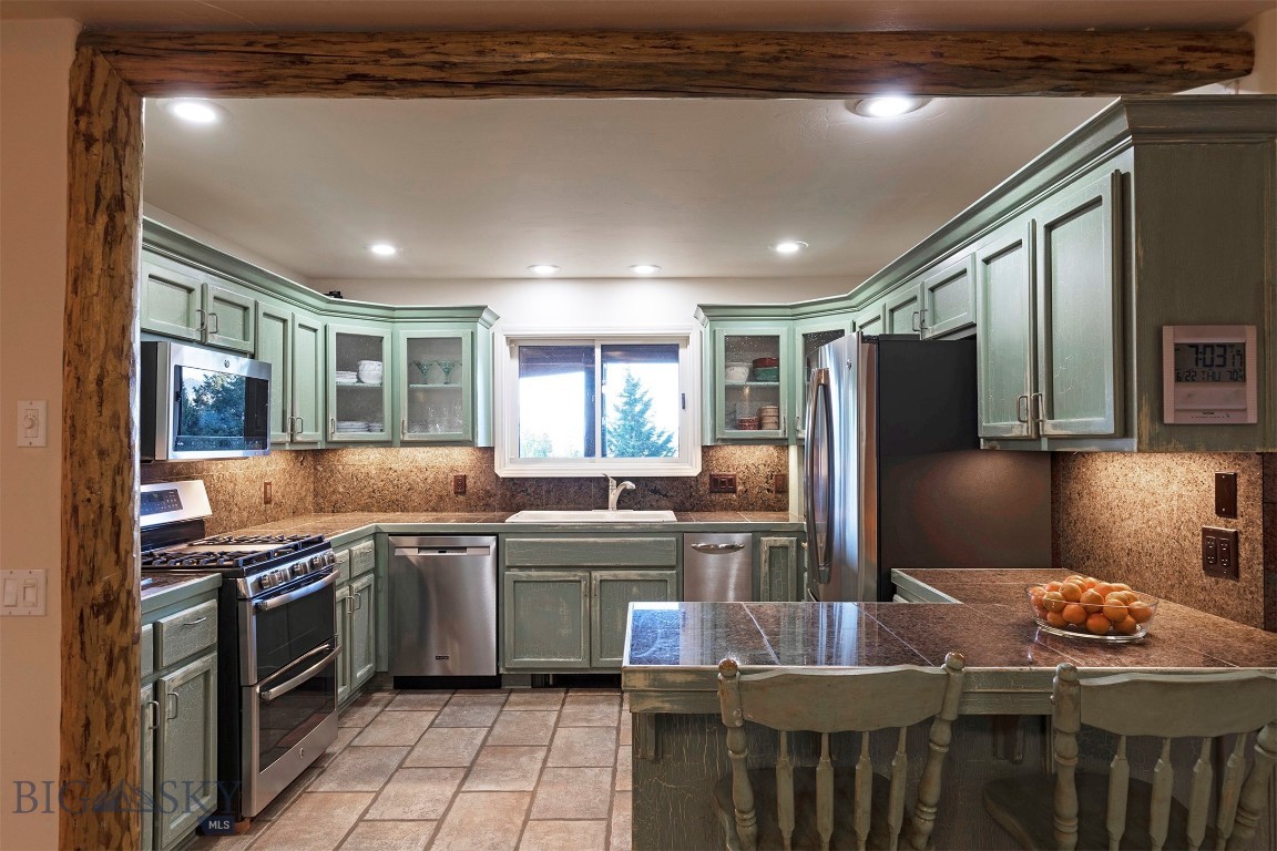 952 N Meadow Creek Rd