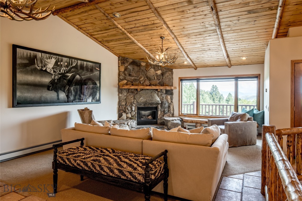 952 N Meadow Creek Rd