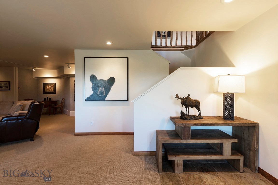 952 N Meadow Creek Rd