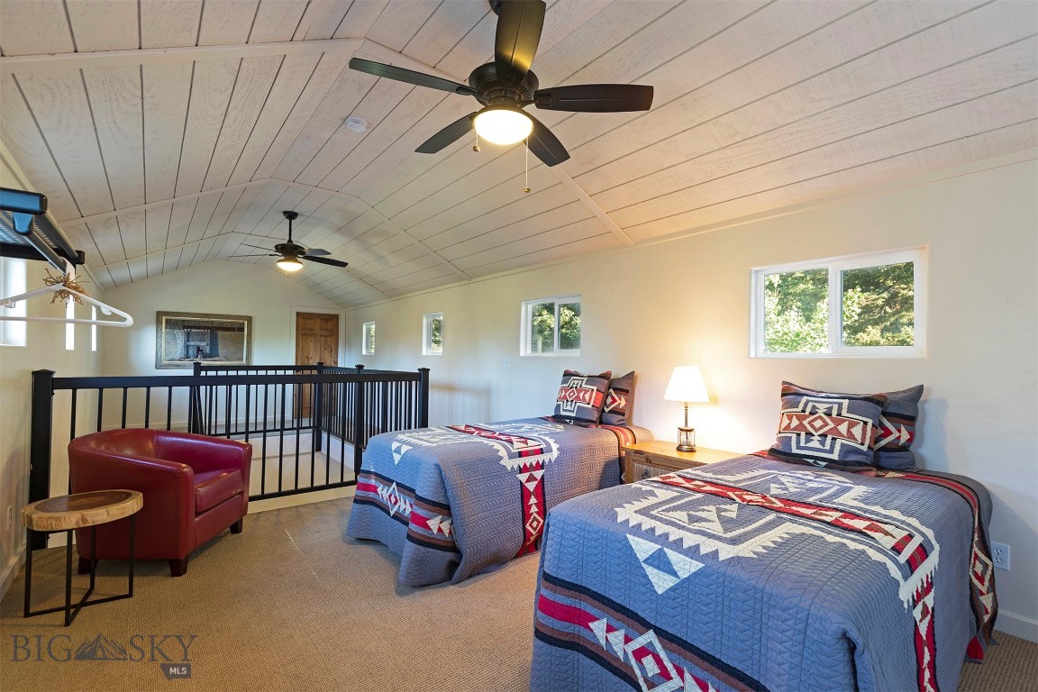 952 N Meadow Creek Rd