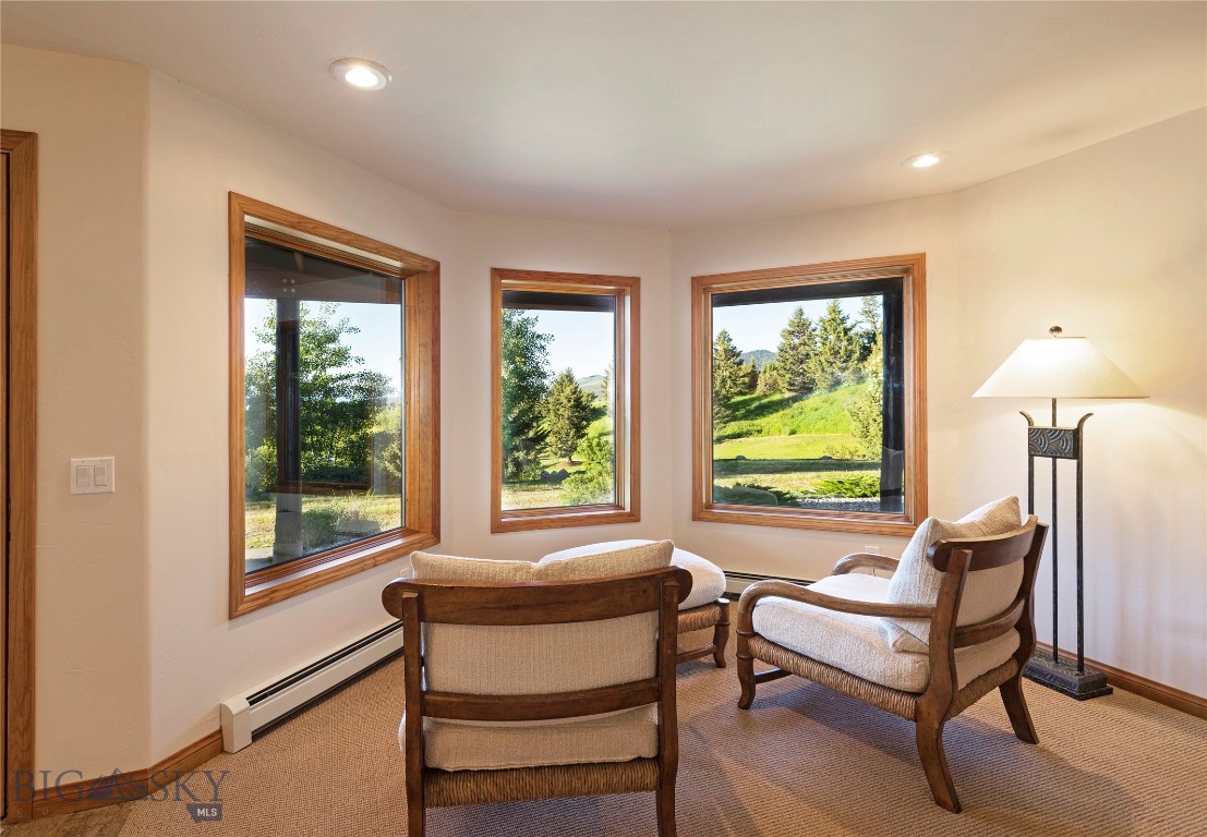 952 N Meadow Creek Rd