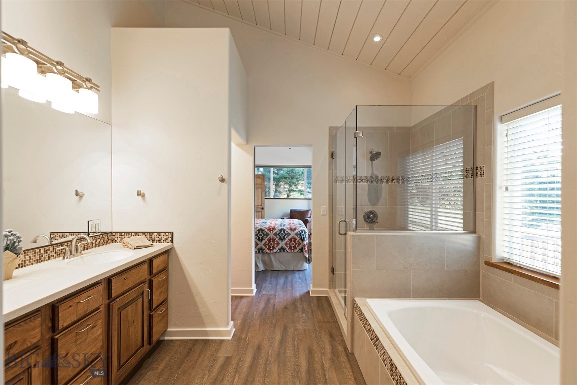 952 N Meadow Creek Rd