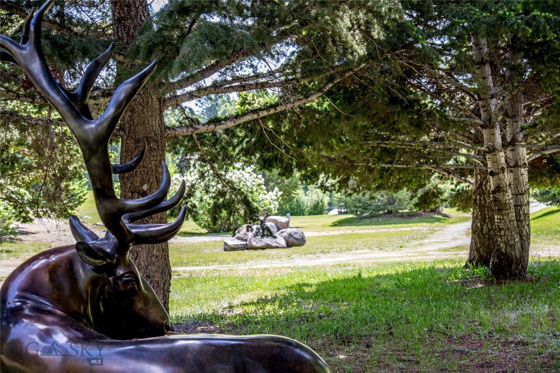 952 N Meadow Creek Rd