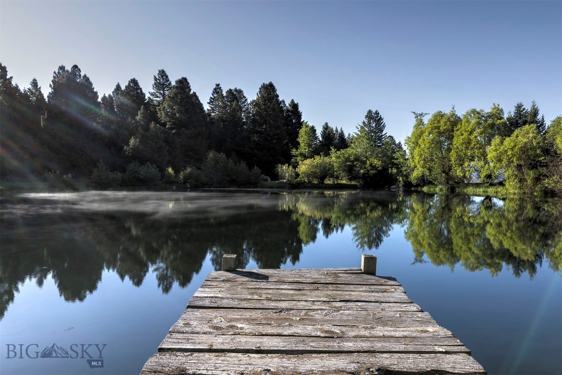 952 N Meadow Creek Rd