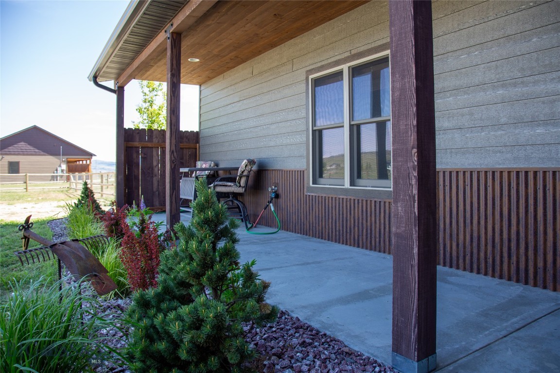 8 Sunset Court