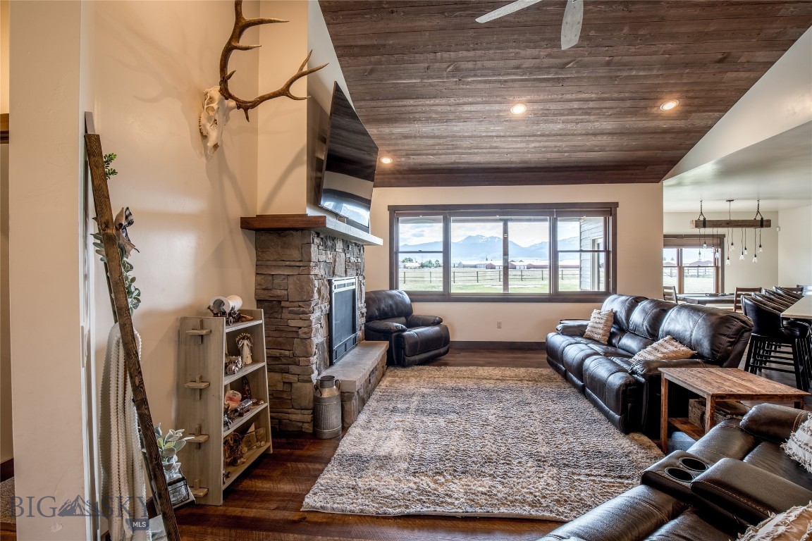 8 Sunset Court