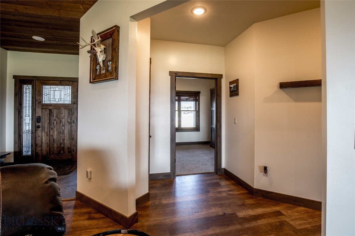 8 Sunset Court