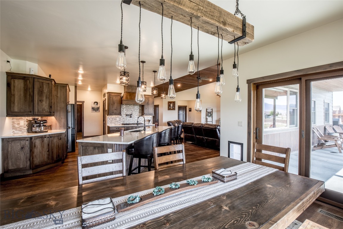 8 Sunset Court