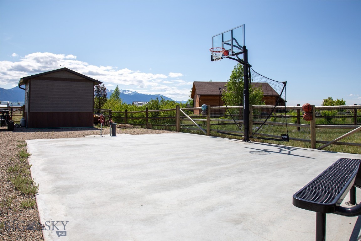 8 Sunset Court