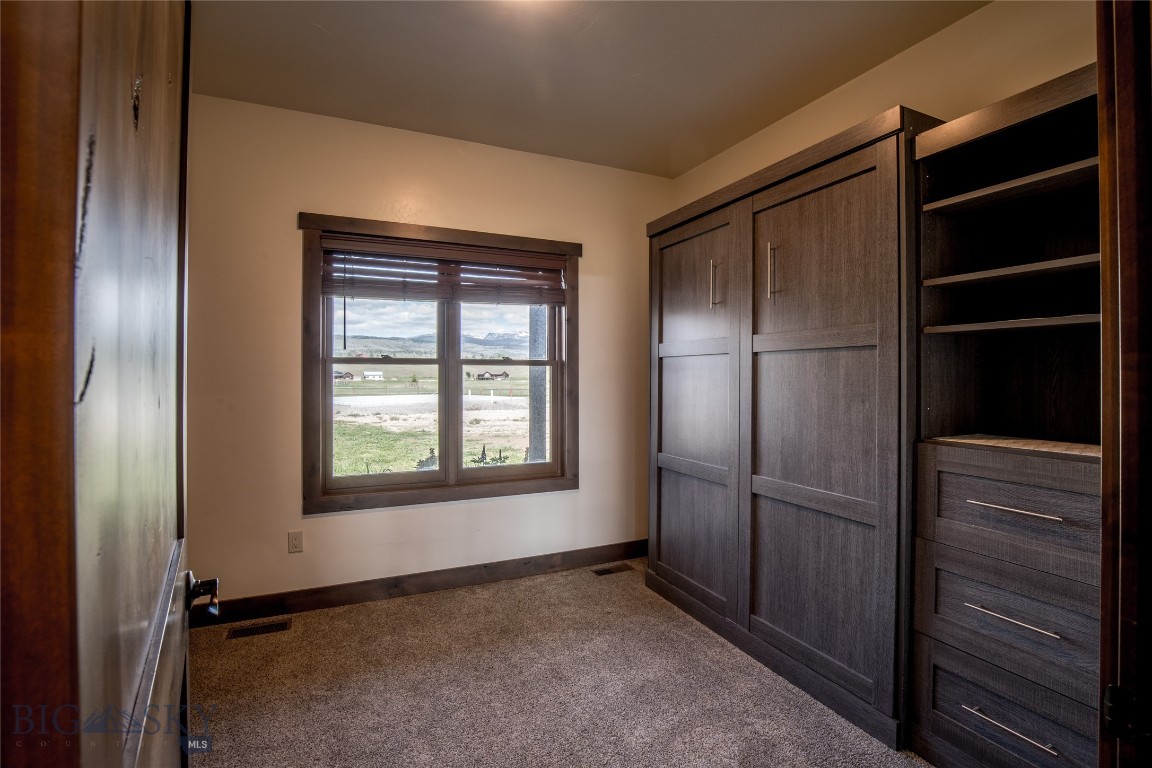 8 Sunset Court