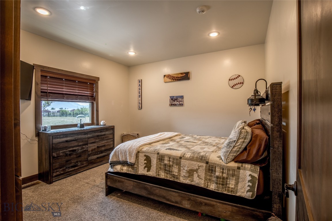 8 Sunset Court