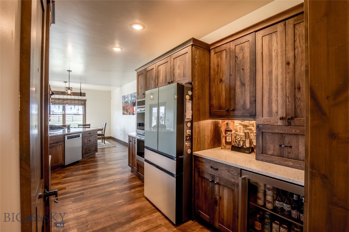 8 Sunset Court