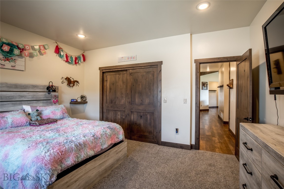 8 Sunset Court